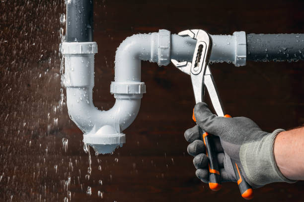 Professional Gas Line Repair technician working in Ozona, FL